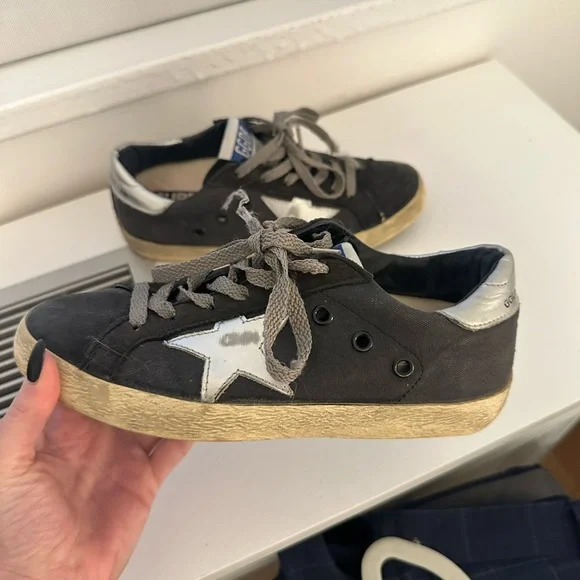 Golden Goose Superstar Sneaker - Picture 2 of 4